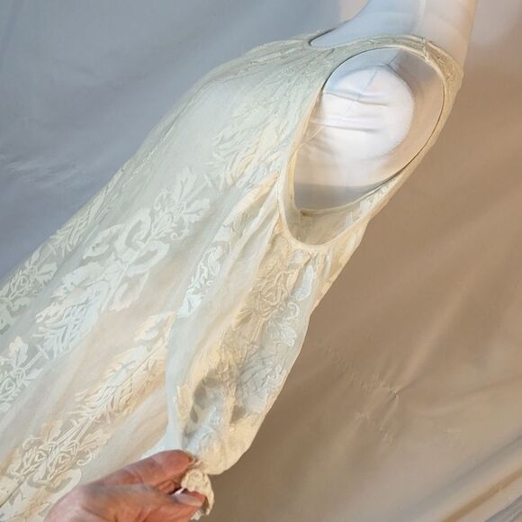 XCVI Floral Lace Cold Shoulder Top - Picture 4 of 10